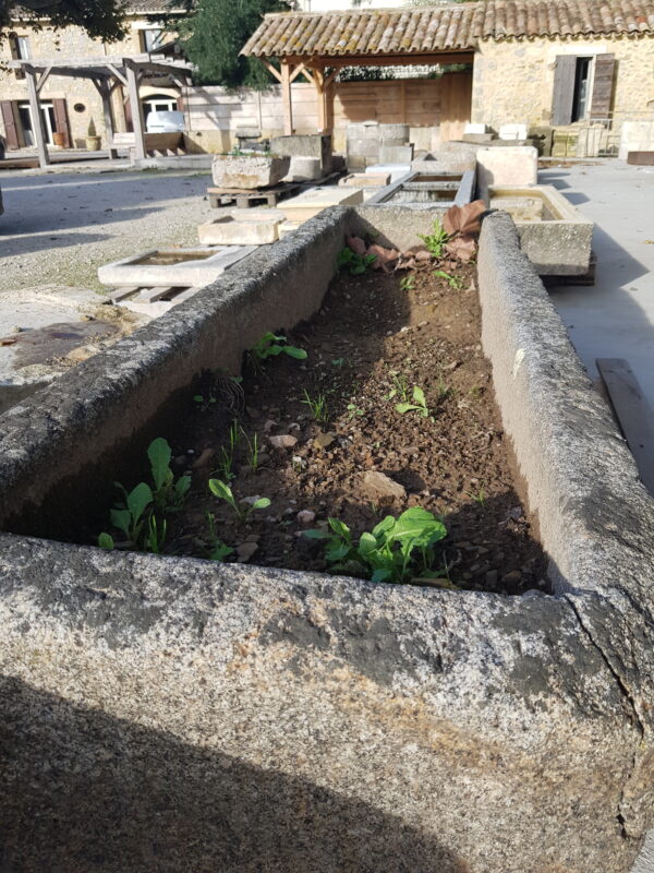 Eviers, vasques et auges en pierre – Image 9