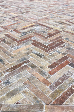 dallage terre cuite en chevron
